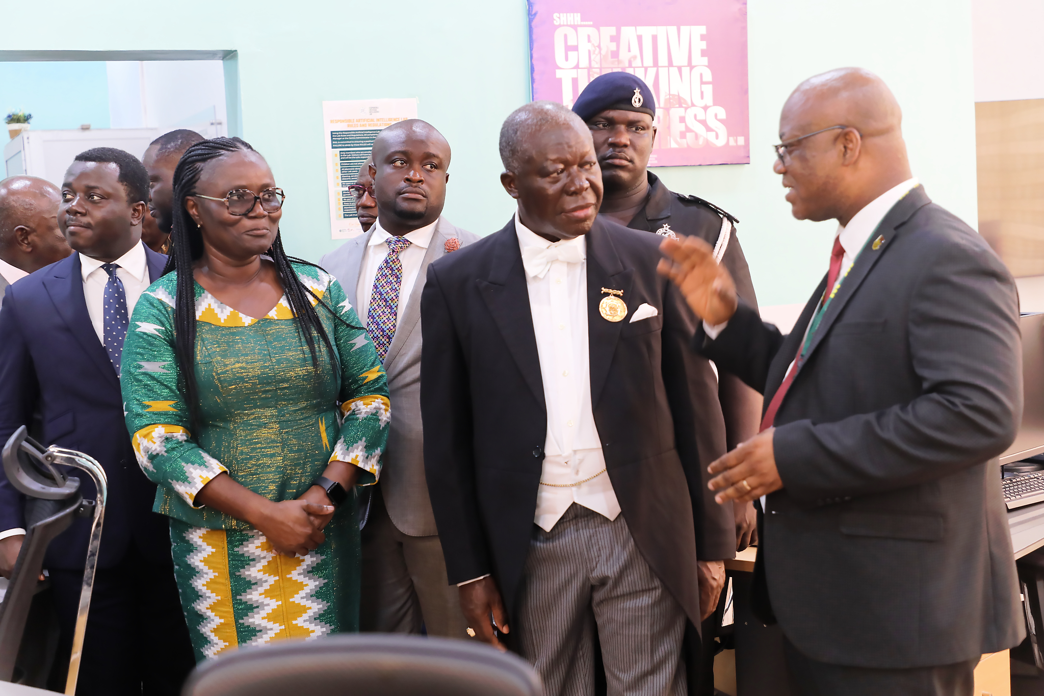 The Project Lead explained a point to His Royal Majesty during a tour of the RAIL Lab.