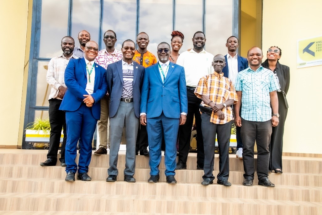 Group photograph after the interactions at the KEEP building.